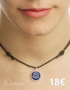 Colgante pequeño con engaste 18 euros