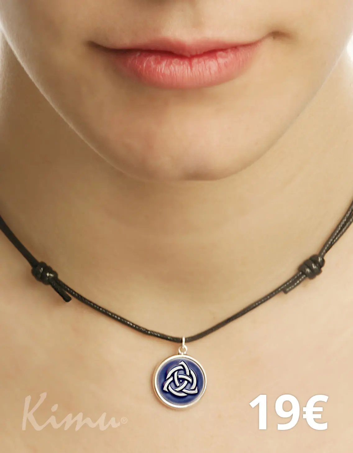 Colgante pequeño con engaste 19 euros